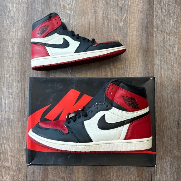 Nike Air Jordan 1 Retro High OG Bred Toe 2018 Red Black White - Picture 2 of 11